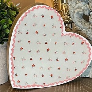 NEW! Vintage Inspired Shabby Chic Valentines Day Wood & Enamel Floral Love Heart